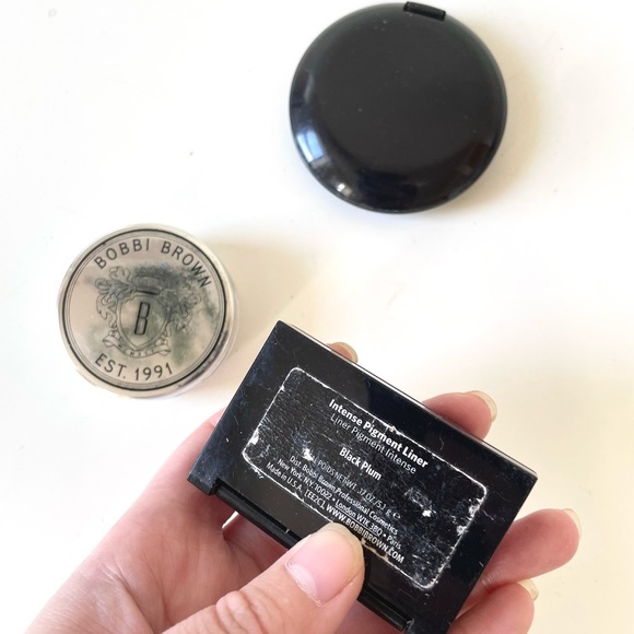 SOLD Bobbi Brown liner and lip balm spf - Picture 6 of 6